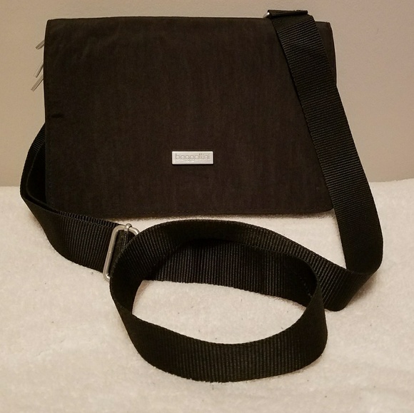Baggallini Handbags - Baggallini Three Compartment Crossbody Bag Black